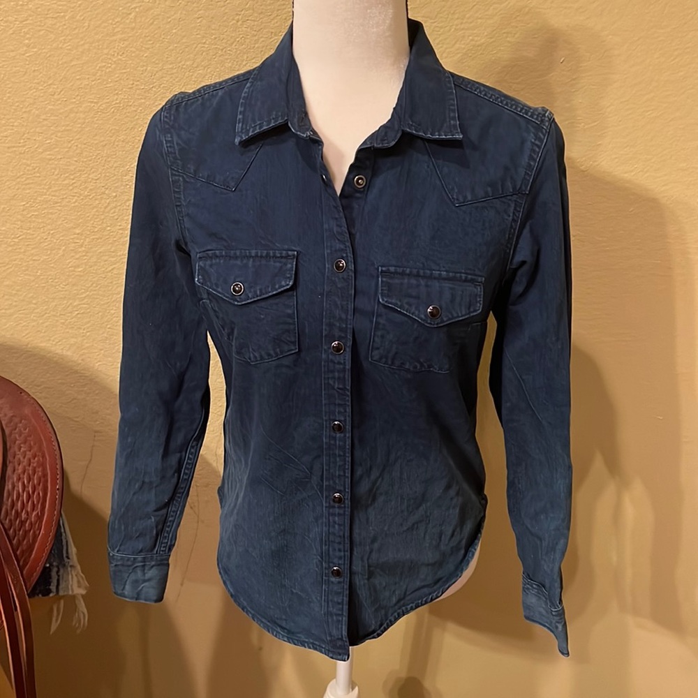 👚 LN GAP brand women’s long sleeve button up shirt